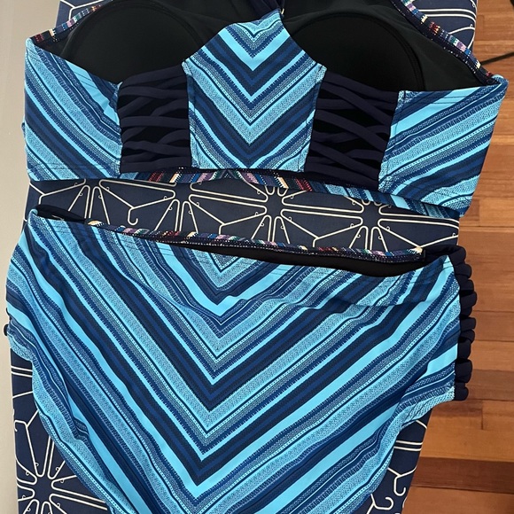 High Rise Full Coverage Bikini with Lace Up Details and MultiColor Print Size 12 - Picture 2 of 8